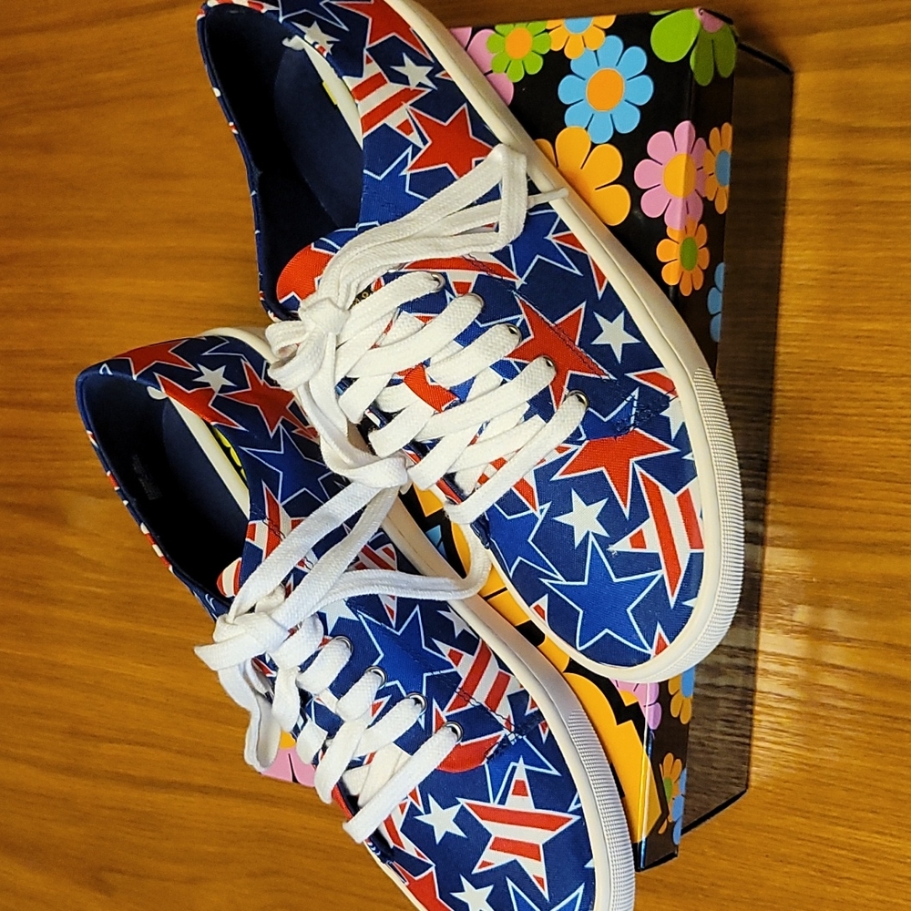 NIB Sz. 6 Loudmouth shoes